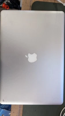 Laptop Apple MacBook Pro A1286 15.4" - MC721LL/A - Pantalla defectuosa Foto 1 de 4