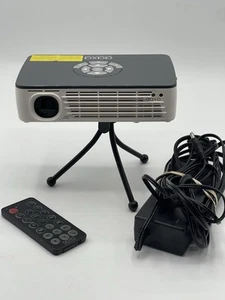 AAXA Technologies P450 Smart Projektor mit Fernbedienung Netzkabel Stativ getestet - Bild 1 von 7