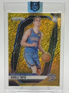 2024 PRIZM NIKOLA TOPIC GOLD SHIMMER /10 ROOKIE RC  - Bild 1 von 2