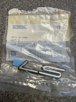 1995-2002 Chevrolet Cavalier LS Emblem OEM 2259-1874 / 3-C Foto 1 de 2