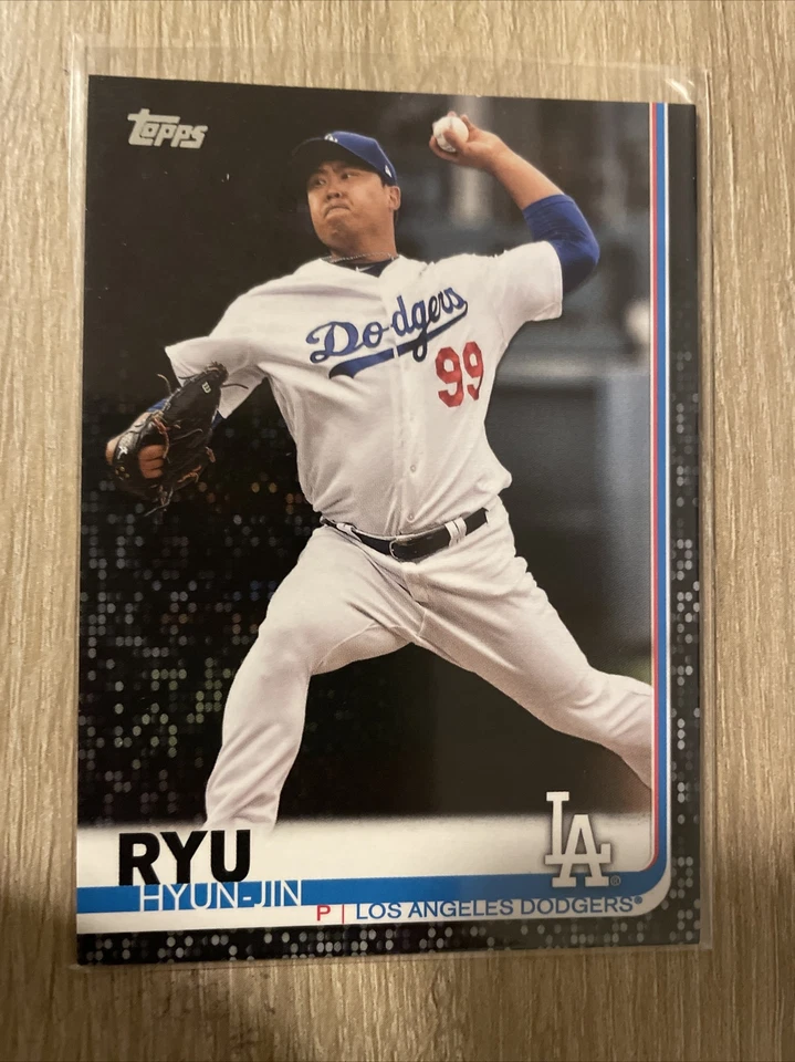 2019 Topps Series 2 #515 BLACK PARALLEL /67 HYUN-JIN RYU Los Angeles Dodgers - Image 1 of 2
