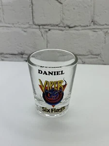 Vaso de chupito Six Flags Viper "Daniel" - Imagen 1 de 3