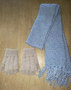 womens BLUE WINTER SCARF thick GRAY GLOVES FOLD BACK FINGERS one size fits most - Picture 1 of 2