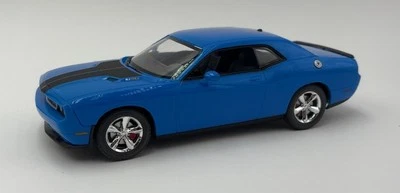 AMT - DODGE Challenger SRT8 2010 blu - 1/25 - AMT694/12 - Immagine 1 di 4