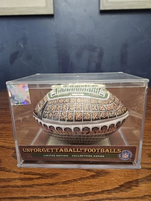 Fútbol americano Unforgettaball con estuche Denver Broncos Mile High Stadium con certificado de autenticidad Foto 1 de 4