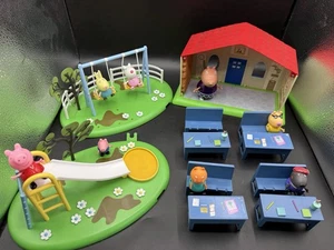 Peppa Pig Playground / Park Swings & Slide, Museum Building, Classroom & Figures - Picture 1 of 9