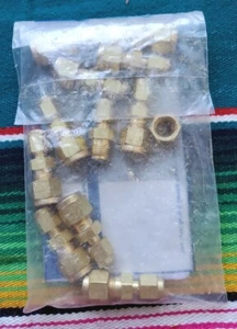 11 Swagelok B-400-6-2 Brass Compression Tube Fitting Reducing Union LOT - Picture 1 of 3