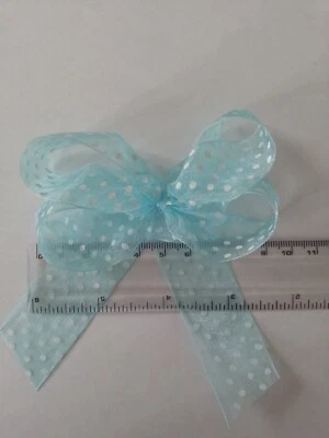 10 бантов/украшений из органзы среднего размера светло-голубые с белыми точками 10 см. - Изображение 1 из 2