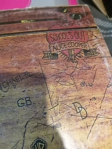 Alice Cooper - School’s Out 12” Vinyl LP (1972) Warner Brothers Records Desk - Picture 1 of 4