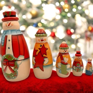 Schneemann verschachtelte Puppen Holz Schneemann Familie von 5 Weihnachtsdekoration 5,5" - 1,5" - Bild 1 von 18
