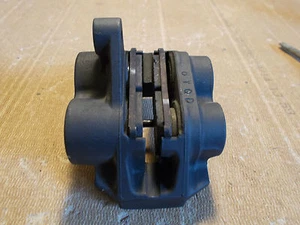 06-12 Yamaha YZF R6 Caliper Assy Right/ OEM#5SL-2580U-00-00 (Yam/B2) - Picture 1 of 8