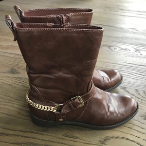 Women Brown Unisa Boots Size 7M Fashion Half Boot. Zipper, Chain, Buckle - Picture 1 of 7
