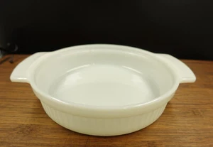 Vintage Fire King 1423 Round 1 Quart Ribbed Milk Glass Casserole Dish - Picture 1 of 13