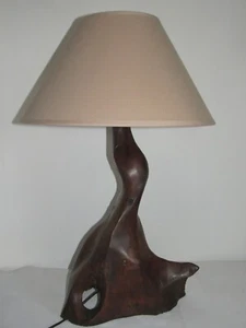 04H1 ANCIENNE LAMPE DE BUREAU EN VERITABLE BOIS D'OLIVIER HAUTEUR 69 CM ANNEE 50 - Imagen 1 de 8