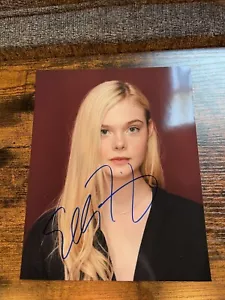 Elle Fanning hand signed 8x10 photo with COA - Picture 1 of 2
