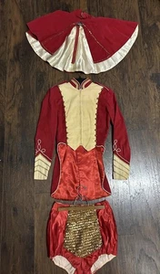Vintage 3-teiliges Majorette Band Uniform rot weiß gold Pailletten Kostüm CosPlay - Bild 1 von 24