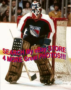 New YORK Rangers Wayne THOMAS #1 HUGS The PIPES Custom LAB 8X10 RAZOR Sharp WOW! - Picture 1 of 1