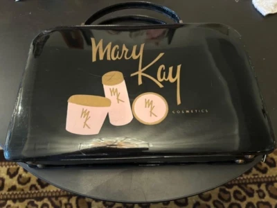 MARY KAY CONSULTANT-VINTAGE 1970'S BLACK VINYL SHOWCASE - Image 1 of 4
