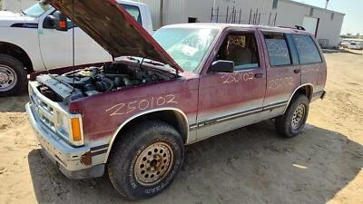 Оригинальный левый выпускной коллектор в сборе 88-95 S10 Blazer 4x4 12553194 - Изображение 1 из 4