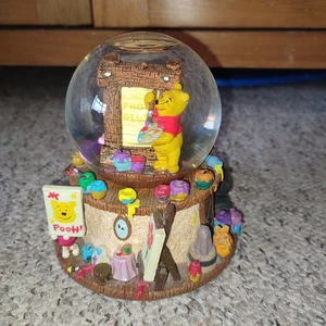 Retired Winnie the Pooh and Friends Musical Snowglobe - Picture 1 of 8
