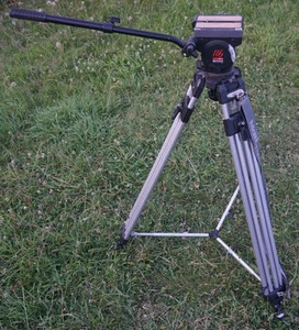 Manfrotto Broadcast Video Camera Aluminium #350 Tripod & 116 Mk3 Fluid Ball Head - Picture 1 of 21