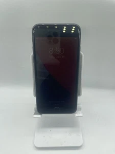 iPhone 8 débloqué - 64 Go - Photo 1 sur 6