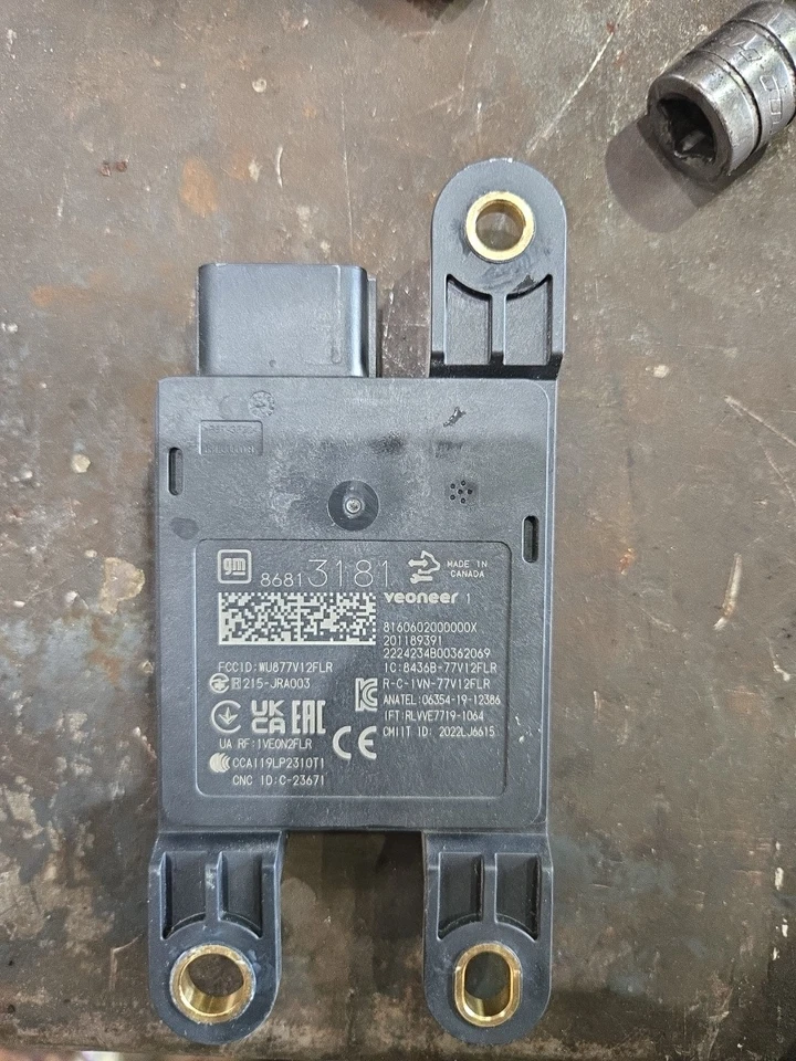 Chevrolet Equinox 2025 sensor de radar de control de crucero adaptativo 86813181 usado equipo original Foto 1 de 2