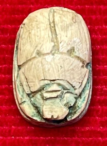 Ancient Egyptian Scarab Seal – Inscribed Faience – 2.11g – c.1800–1550BC - Foto 1 di 6
