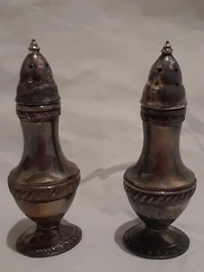 Poole Silver Co. 547 Silver Plate Salt and Pepper Shakers Kitchenware - Picture 1 of 6