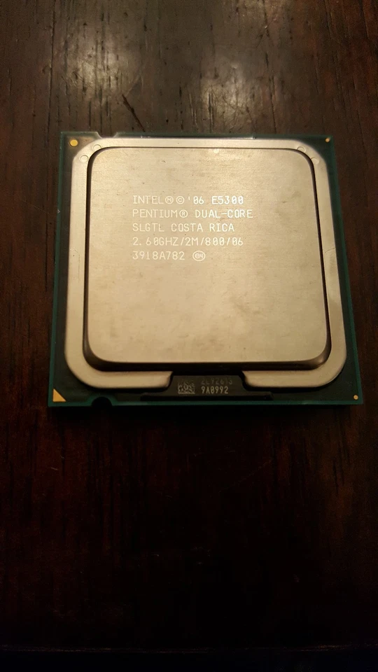 Intel Pentium Dual Core 2.60Ghz 2M 800 E5300 - Image 1 of 1