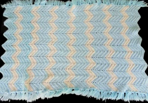 Manta de regazo afgana vintage tejida a mano azul y blanco galón rayas borde vieira - Imagen 1 de 6