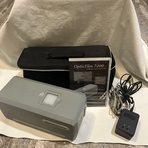Plustek Opticfilm 7200 35mm Film Scanner W/ Cables, Software, And Case - Afbeelding 1 van 13