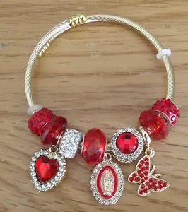 Nuevo Brazalete Abierto Tono Dorado Europerlas Rojas Estrás Corazón OL Medalla Guadalupe + - Imagen 1 de 4