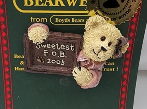 Bearwear by Boyds Bears & Friends Brooch Pin "Bon-Bon Sweetbeary" #2005-11 - Picture 1 of 8