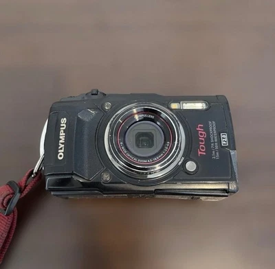 Cámara digital Olympus Tough TG-5 negra impermeable a prueba de golpes para piezas/reparación Foto 1 de 4