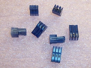 QTY (100) 3 POSICIONES RECEPTÁCULOS MTA-100 IDC 26AWG 2,54 mm 640442-3 AMP - Imagen 1 de 2