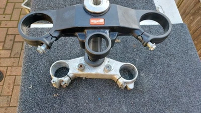 JUGOS HORQUILLA SUPERIOR E INFERIOR APRILIA SL1000 FALCO MILLE RSV 1000 98-04 Foto 1 de 4