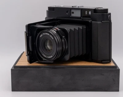 Cámara fotográfica de formato medio Fujifilm GF670 profesional negra 6x6 y 6x7 - EN CAJA Foto 1 de 4