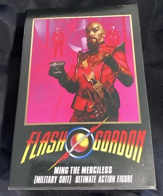 Figura de acción NECA Flash Gordon Ming The Merciless (traje militar) Ultimate 7" Foto 1 de 4