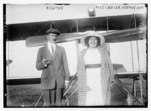 Foto 8" x 10" Joseph P. Richter, Miss Lagler, Bolzena Laglerova, aviatori tedeschi - Foto 1 di 1