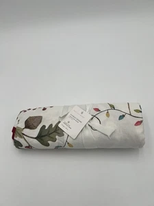 Pottery Barn Forest Gnome Tablecloth 70" Round -  Christmas Holiday Elf - NWT - Bild 1 von 8