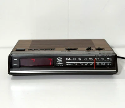 Radio reloj digital FM/AM General Electric vintage años 80 7-4624 probado Foto 1 de 4