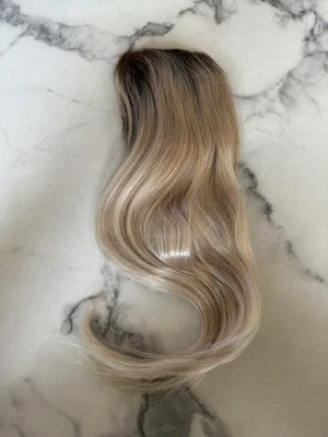 Lujo LISTO PARA ENVIAR Balayage 18” Mono Topper 3.25”x 5” Rubio Ceniza Raíz Mancha Foto 1 de 3
