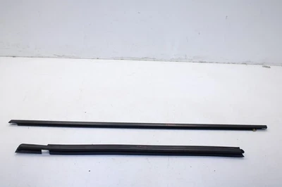 Cinturón puerta delantera izquierda Chevrolet Blazer 19-25 2LT moldura exterior interior resistente a la intemperie Foto 1 de 4