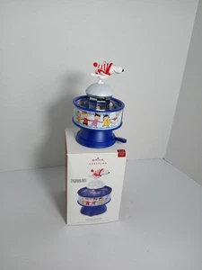 Snoopy Skates! 2018 Hallmark Peanuts Gang Light Sound & Motion Cartoons Holidays - Picture 1 of 14