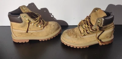 Timberland 6" pulgadas Botas para niños pequeños Trigo Nubuck Talla 10 *Justas* Foto 1 de 4