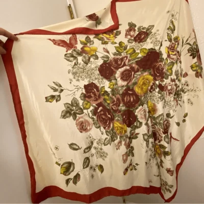 BUFANDA CUADRADA VINTAGE AUTÉNTICA CHUN HUA FLORAL ROSA MARIPOSA ROJO MARFIL SEDA 44" Foto 1 de 4