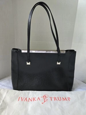 Bolso de Mano Ivanka Trump Negro Imitación Cuero Forro Dorado, Bolsa Antipolvo, Cierre a Presión Foto 1 de 4