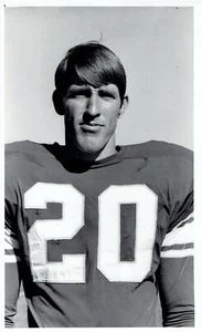 TYPE 1: 1971 Press Photo Minnesota Vikings Football Player Bobby Bryant - Picture 1 of 2