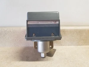 United Electric J300 S126, Pressostato 0-30"HGV 25 PSI (scatole 165-168 e 171) - Foto 1 di 5